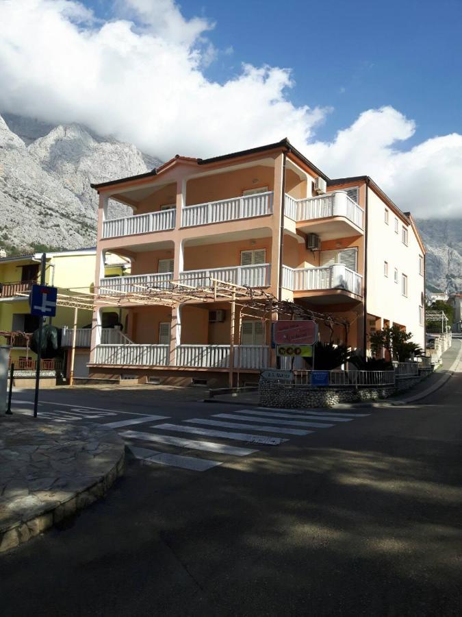 House Vida Goraleks Hotel Baska Voda Luaran gambar